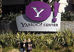 Yahoo chief marketing officer latest exec to leave