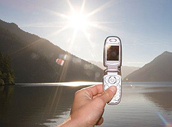 HTW S116 – первый мобильный телефон на солнечных батареях